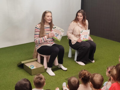 Авторката Христина Петрова и книгата „Грижовни животинки“ в ЧДГ “Германи”